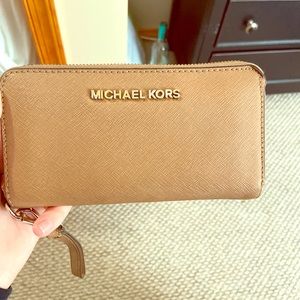 Micheal kors wallet